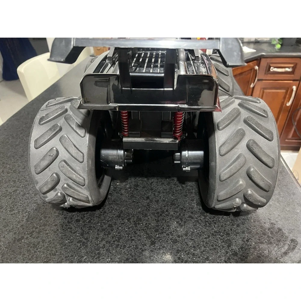15 / Wild Fire Remote Control Monster Truck Black/Red Used